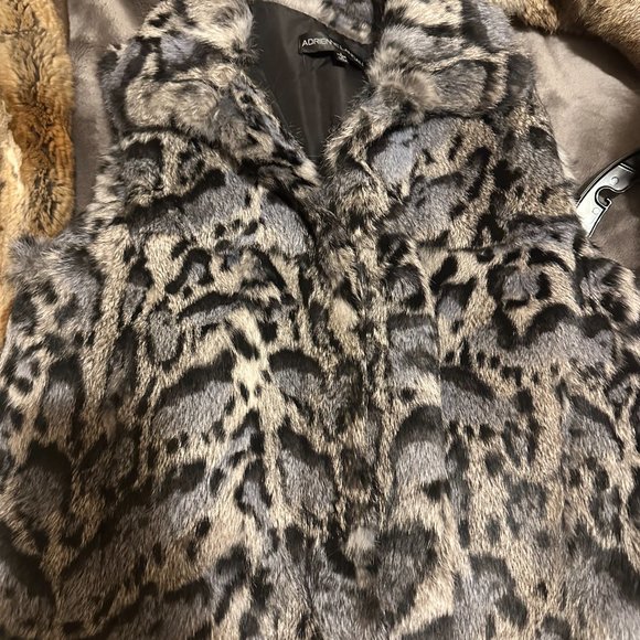 Adrian Landau Rabbit Fur Vest - Picture 3 of 3
